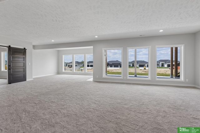 5502 N 213th Street, Elkhorn, NE 68022