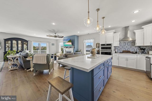 120 E 30TH ST, Ship Bottom, NJ 08008