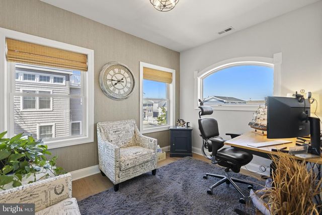120 E 30TH ST, Ship Bottom, NJ 08008