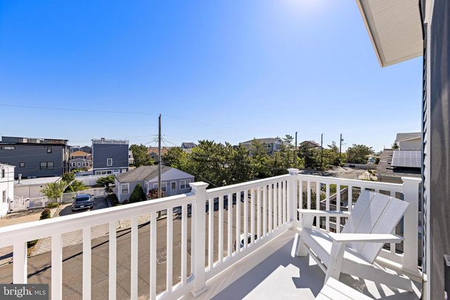 120 E 30TH ST, Ship Bottom, NJ 08008