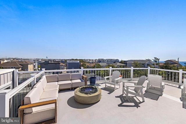 120 E 30TH ST, Ship Bottom, NJ 08008