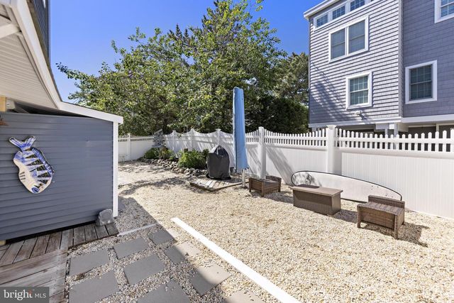 120 E 30TH ST, Ship Bottom, NJ 08008