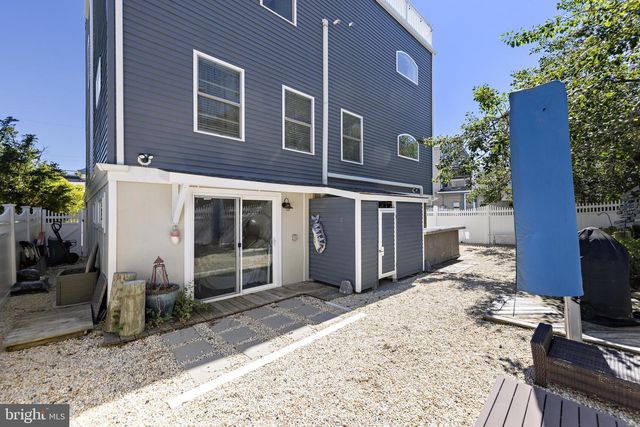 120 E 30TH ST, Ship Bottom, NJ 08008