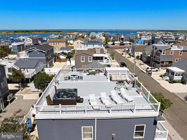120 E 30TH ST, Ship Bottom, NJ 08008