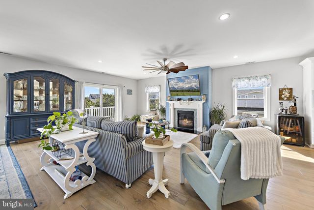 120 E 30TH ST, Ship Bottom, NJ 08008