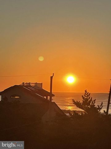 120 E 30TH ST, Ship Bottom, NJ 08008