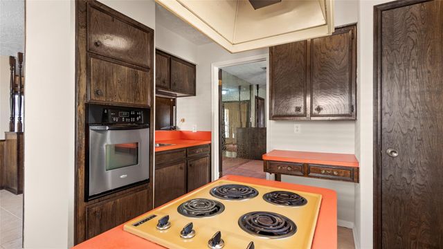 10507 Huntington Way Drive, Houston, TX 77099