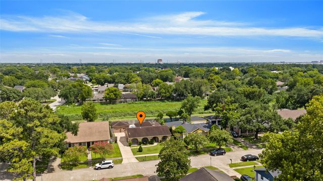 10507 Huntington Way Drive, Houston, TX 77099
