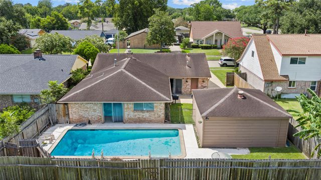 10507 Huntington Way Drive, Houston, TX 77099