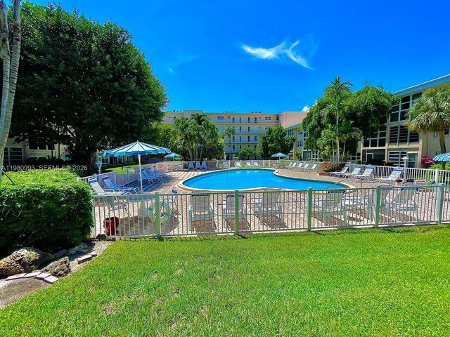 1481 S Ocean Blvd 106E, Lauderdale By The Sea, FL 33062