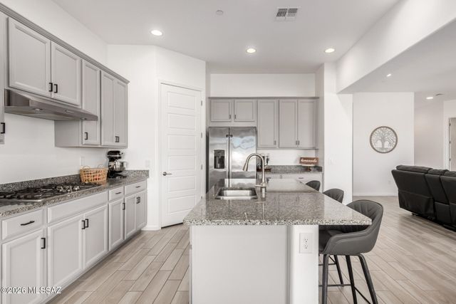 7737 S Indian Wheat Way, Tucson, AZ 85747