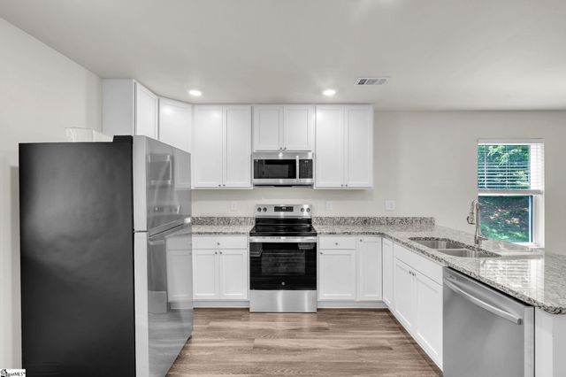 905 Helm Court, Greenville, SC 29617