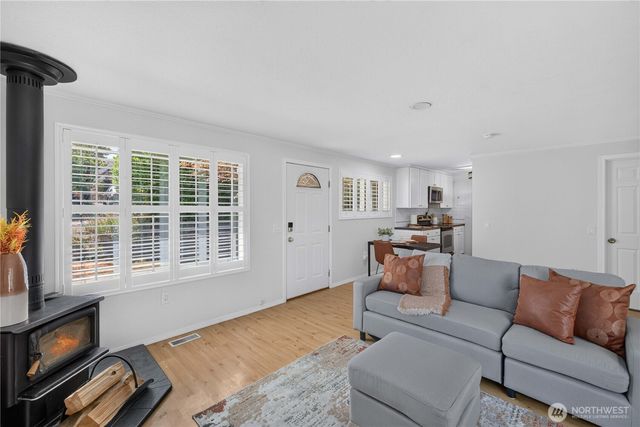 26562 221st Place SE, Maple Valley, WA 98038