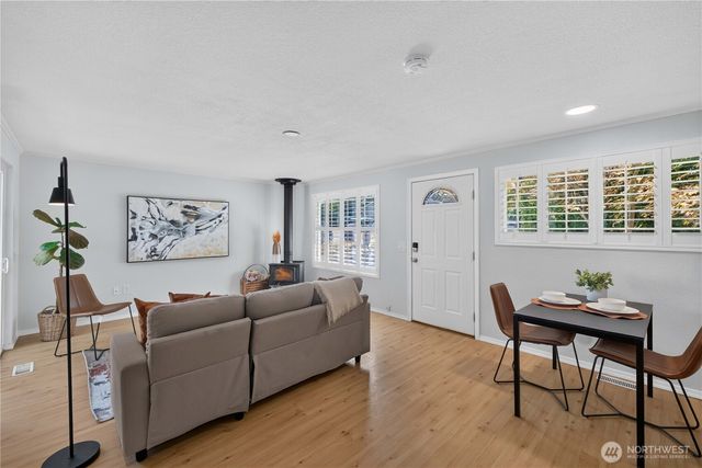 26562 221st Place SE, Maple Valley, WA 98038
