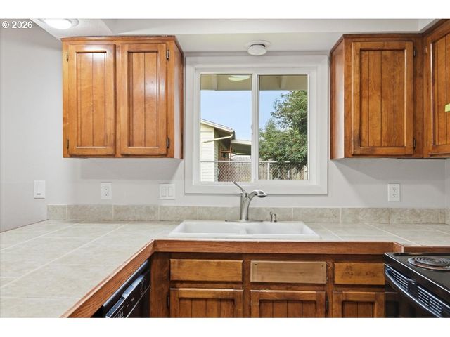 545 BALDWIN Ave Ne, Salem, OR 97301