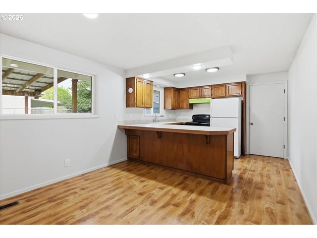 545 BALDWIN Ave Ne, Salem, OR 97301