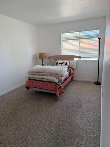 73062 Helen Moody Lane, Palm Desert, CA 92260