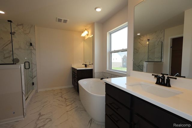 61717 Hevel Lane, Washington Township, MI 48094