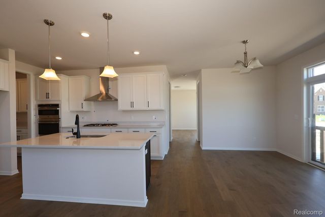 61717 Hevel Lane, Washington Township, MI 48094