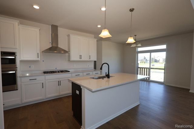 61717 Hevel Lane, Washington Township, MI 48094