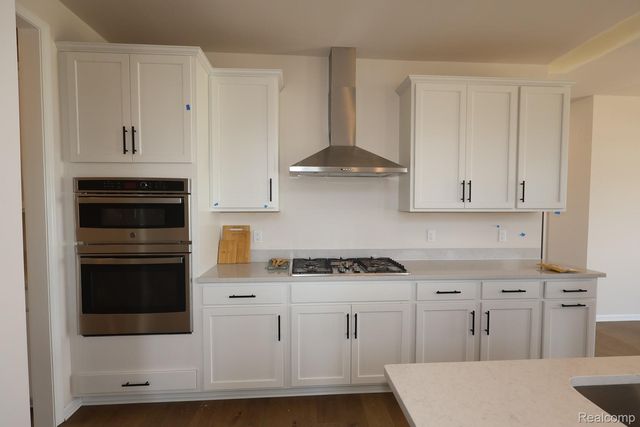 61717 Hevel Lane, Washington Township, MI 48094