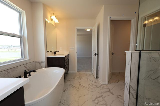 61717 Hevel Lane, Washington Township, MI 48094