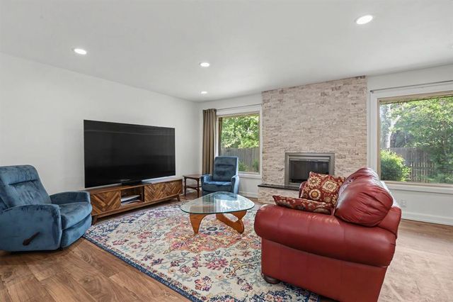 2421 NW 59th Street, Oklahoma City, OK 73112