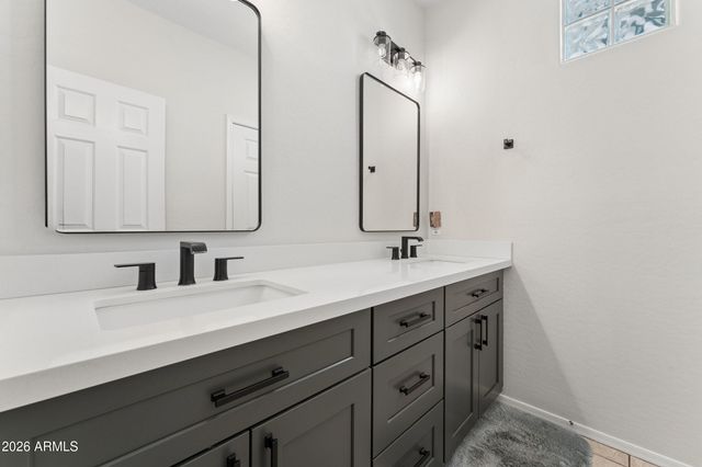 2242 W HAWKEN Way, Chandler, AZ 85286