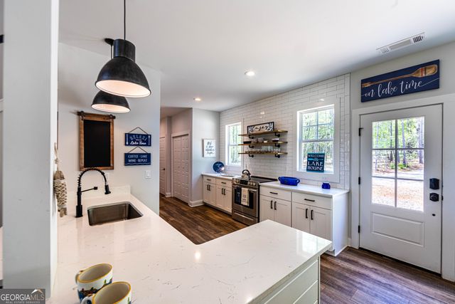 586 Rockville Springs Drive, Eatonton, GA 31024