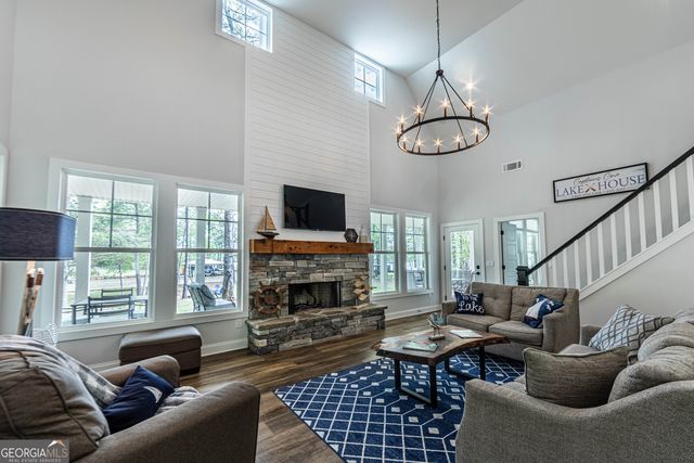 586 Rockville Springs Drive, Eatonton, GA 31024