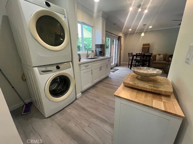 5744 Stansbury Avenue, Sherman Oaks, CA 91401