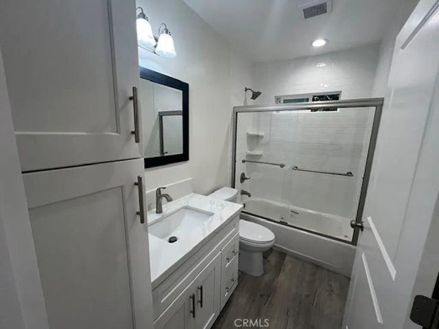 5744 Stansbury Avenue, Sherman Oaks, CA 91401