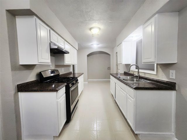 5535 Elmlawn Drive, Houston, TX 77033