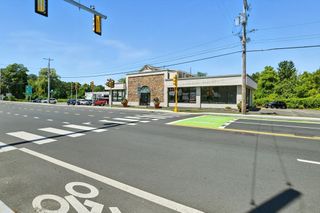 48 Damon Rd, Northampton, MA 01060