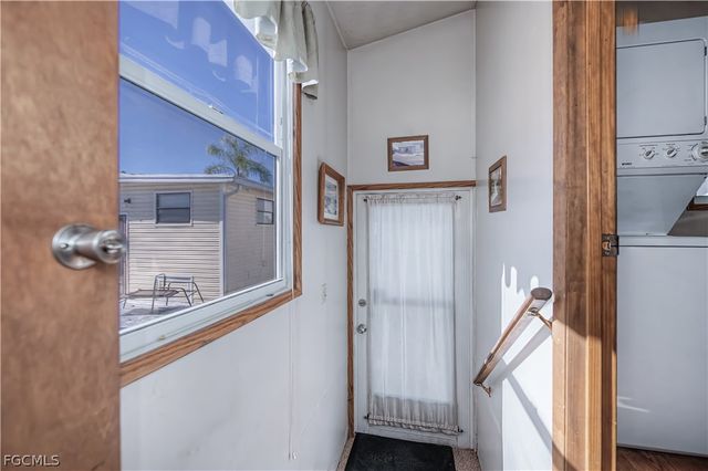 181 Caravan CIR, North Fort Myers, FL 33903