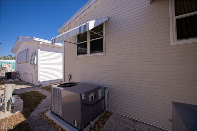 181 Caravan CIR, North Fort Myers, FL 33903