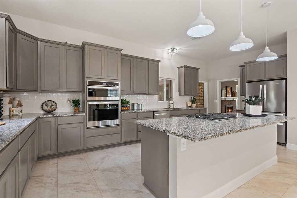 208 W 5th ST, Lampasas, TX 76550