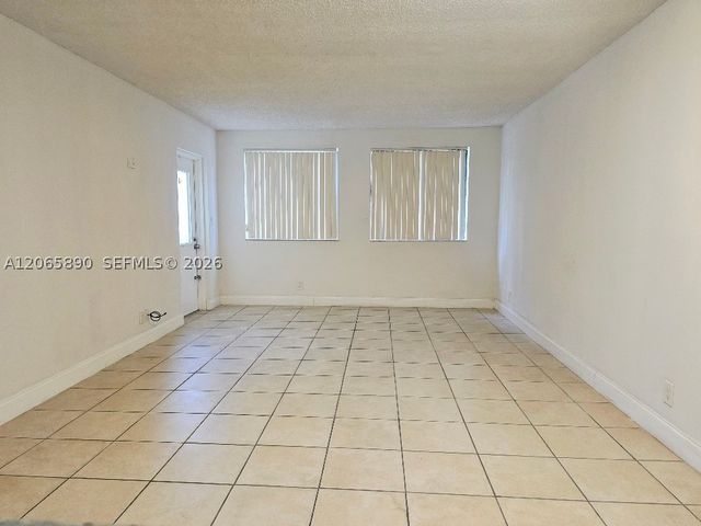 8160 Geneva Ct 112, Doral, FL 33166