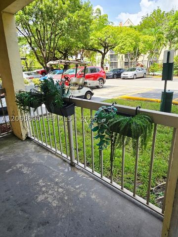 8160 Geneva Ct 112, Doral, FL 33166