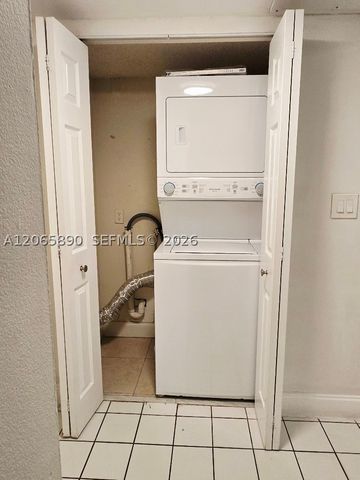 8160 Geneva Ct 112, Doral, FL 33166