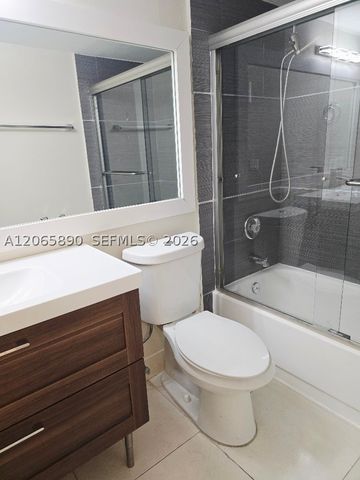 8160 Geneva Ct 112, Doral, FL 33166