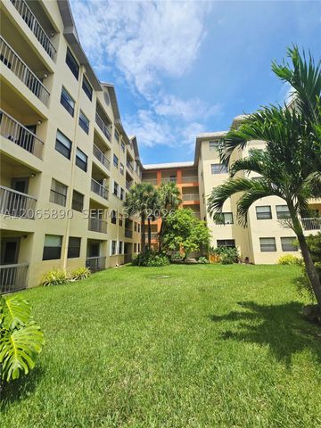 8160 Geneva Ct 112, Doral, FL 33166