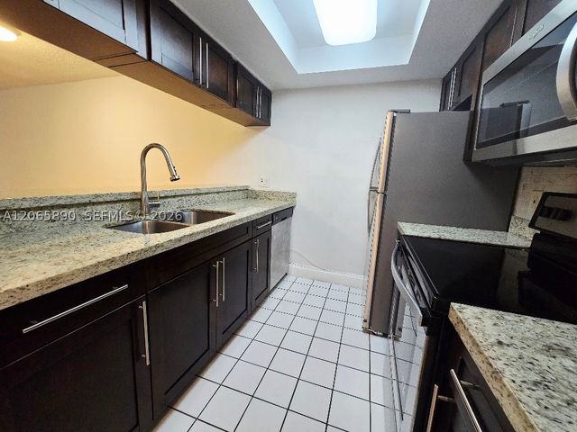 8160 Geneva Ct 112, Doral, FL 33166