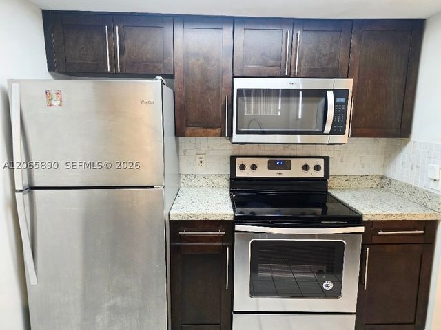 8160 Geneva Ct 112, Doral, FL 33166
