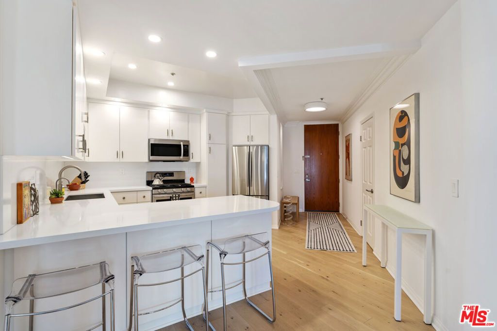 12603 Moorpark Street 306, Studio City, CA 91604 — photo 4
