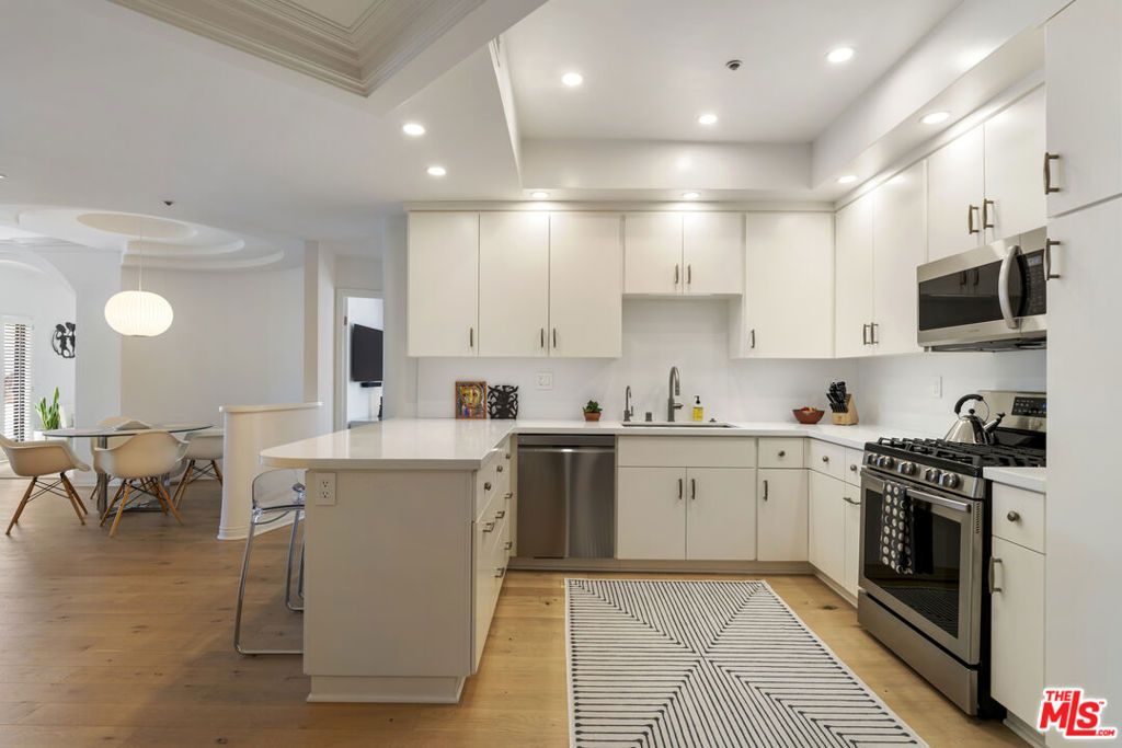 12603 Moorpark Street 306, Studio City, CA 91604 — photo 5
