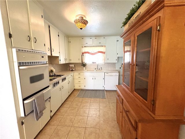 1213 Belmeade Dr, Corpus Christi, TX 78412