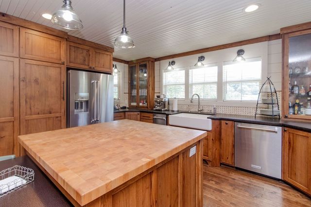 19055 Cove Creek Road, Prairie Grove, AR 72753