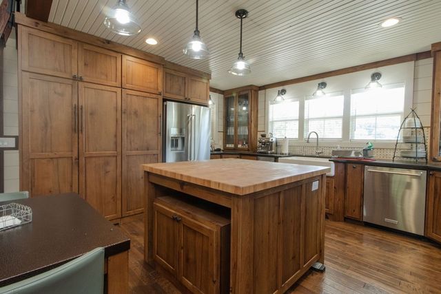 19055 Cove Creek Road, Prairie Grove, AR 72753