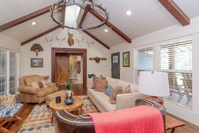 19055 Cove Creek Road, Prairie Grove, AR 72753